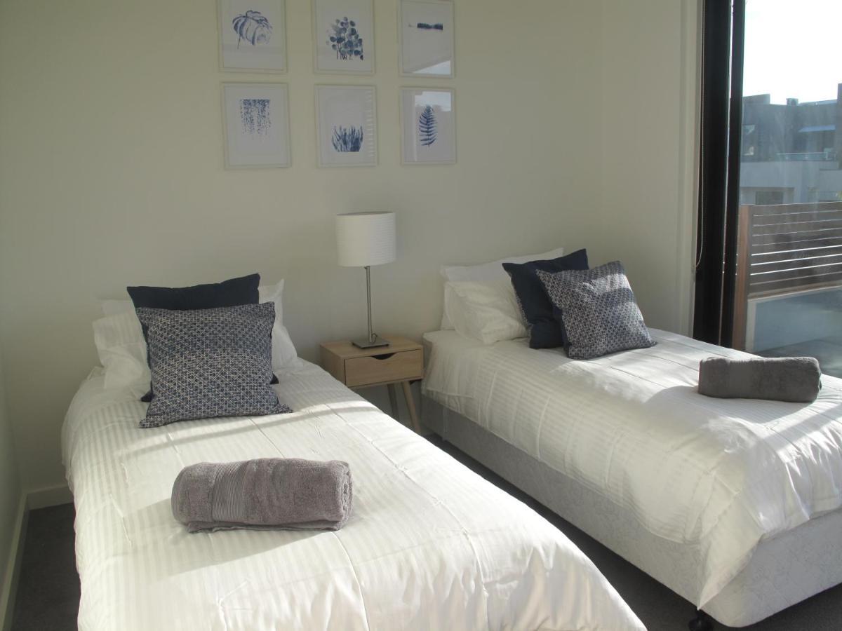 Modern 3 Bedroom Apt With Free Parking, Netflix, Wifi & Welcome Wine By Bnb Pro Melbourne City Exterior foto