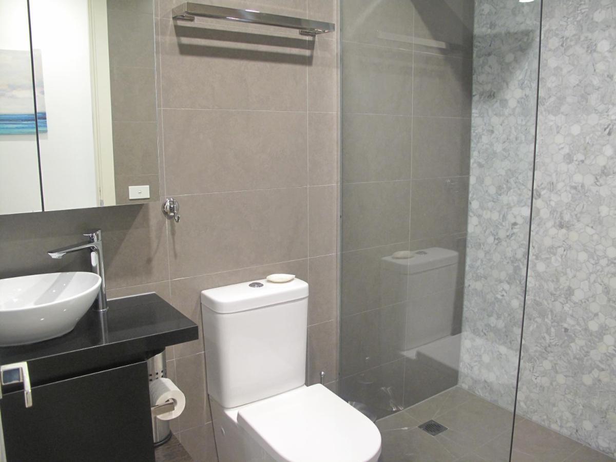 Modern 3 Bedroom Apt With Free Parking, Netflix, Wifi & Welcome Wine By Bnb Pro Melbourne City Exterior foto